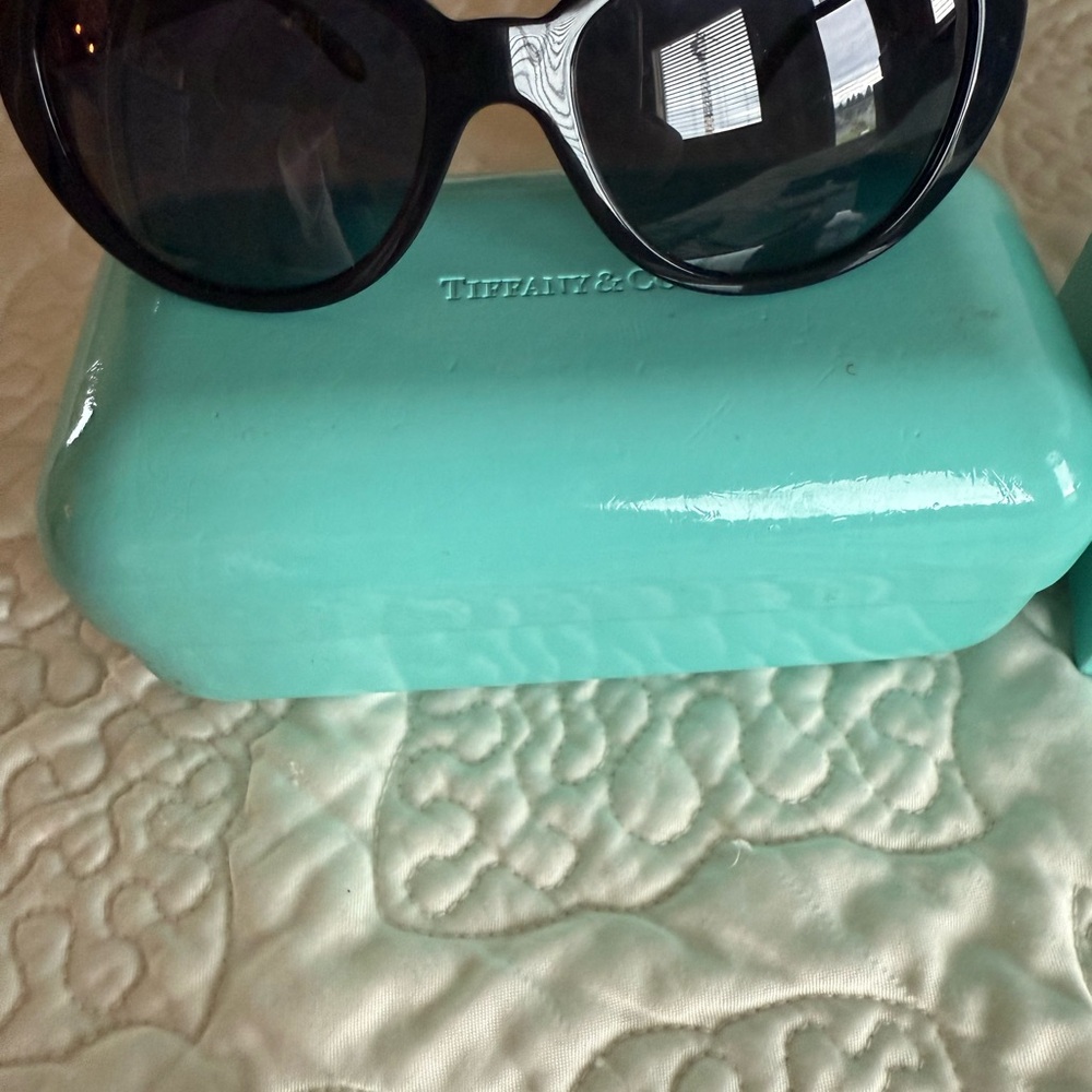 Tiffany & Co. Black Round Sunglasses